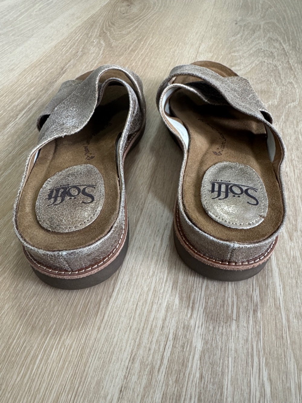 Sofft Metallic Champagne Crisscross Slide Mules - Picture 3 of 4